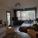 The Scheveningse Meisjes