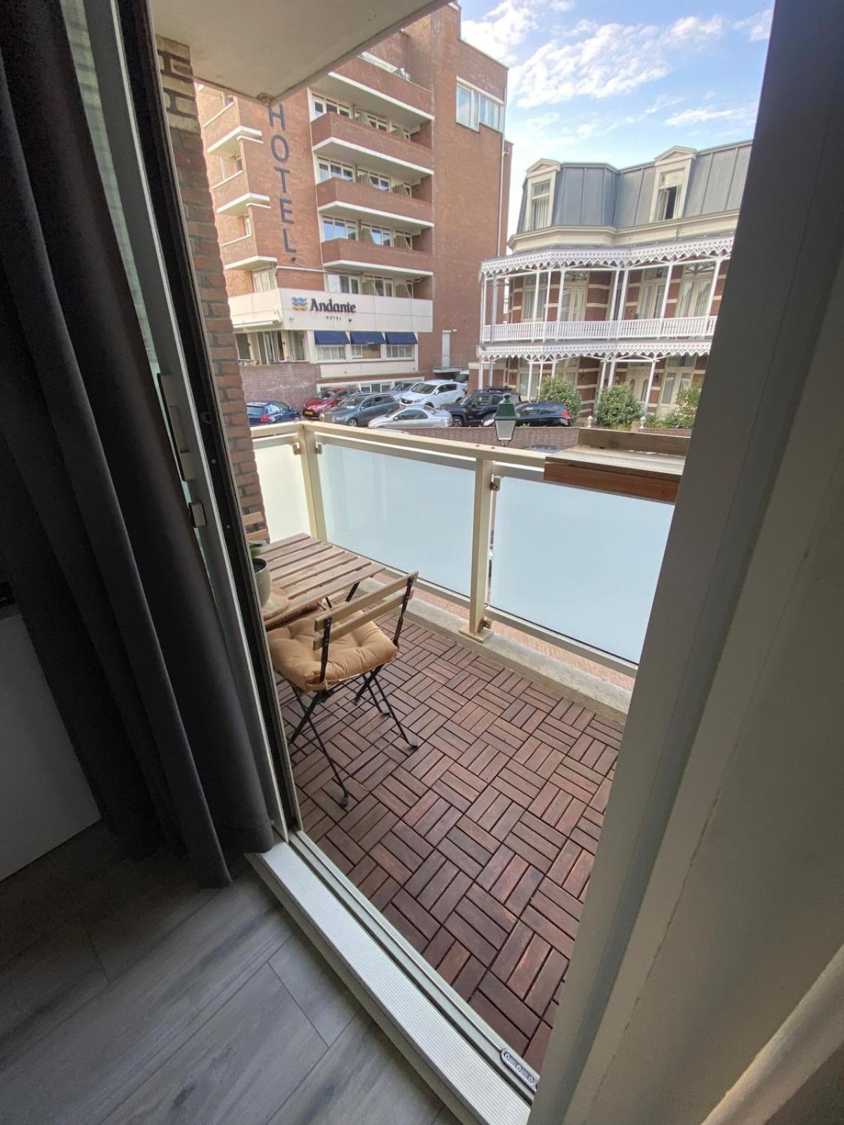 The Scheveningse Meisjes Appartement