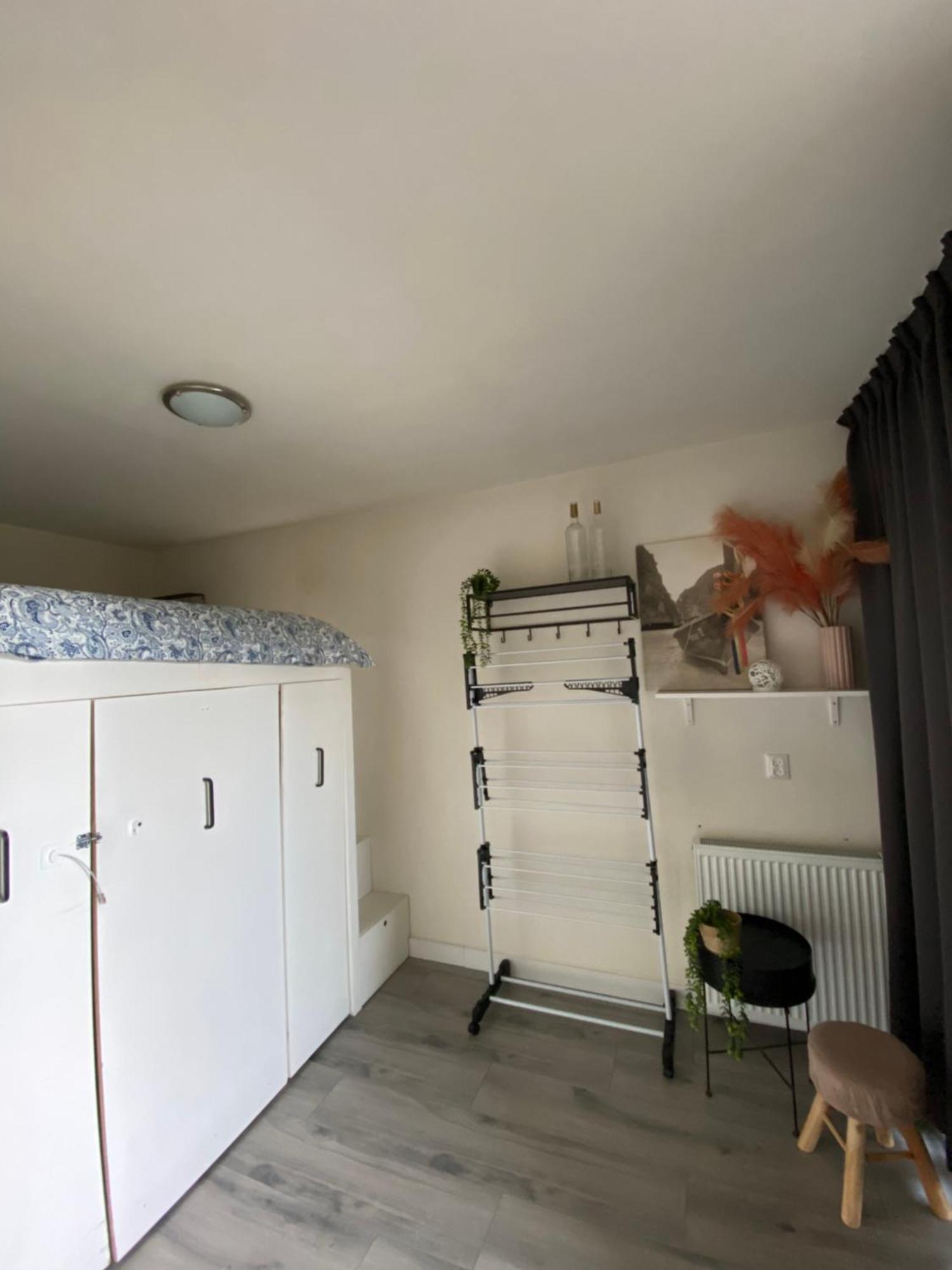 The Scheveningse Meisjes *